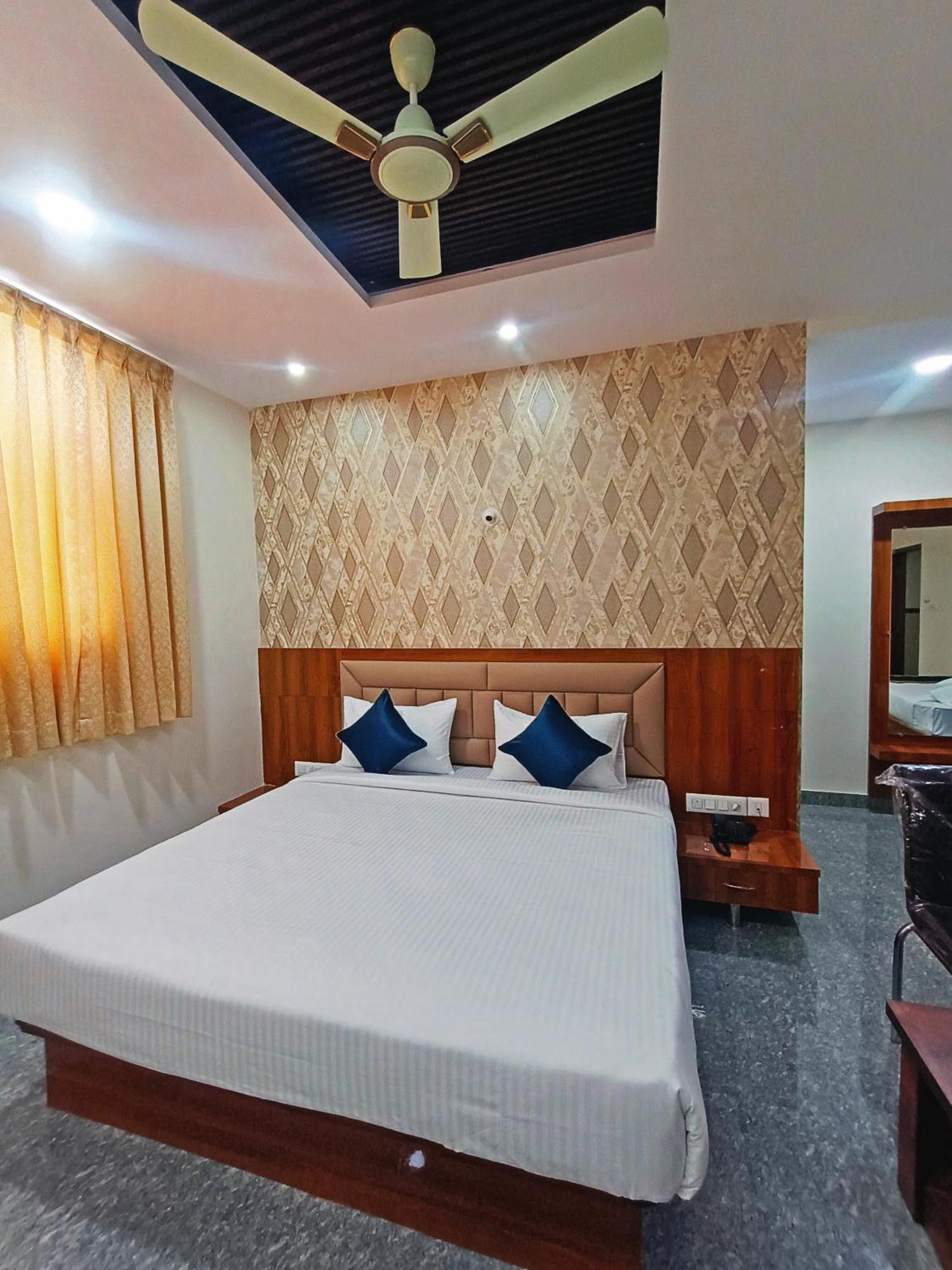 Hotel Achhu Palace Bangalore Luaran gambar